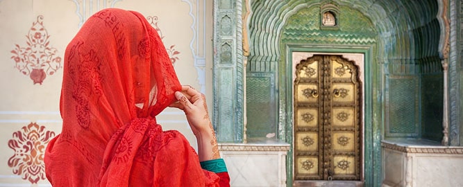 Woman in sari at temple, 8-day Rajasthan Tour